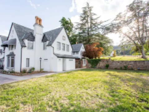 ハミングバード エステート ワイン & スイート セントラル・ポイントのホテル