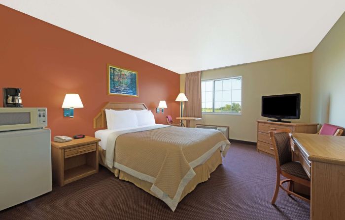 Days Inn by Wyndham Cameron
