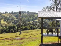 Valley Cabins by the Creek Hotels in Imbil