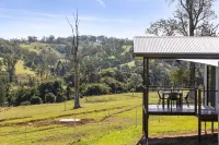 Valley Cabins by the Creek