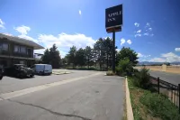 Apple Inn and Suites Hotels in Arvada