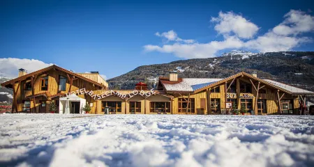 Hotel Base Camp Lodge - Bourg Saint Maurice Отели в г. Ла Кот-д'Эм
