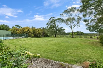 Gisborne Peak Winery Short Term Stays Hotels near Macedon Park Emu Farm