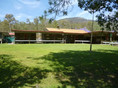 Christmas Creek Café & Cabins Hotels in Lamington