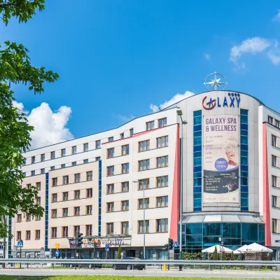 Galaxy Hotel Отели рядом с достопримечательностью «Торгово-выставочный центр Кракова»