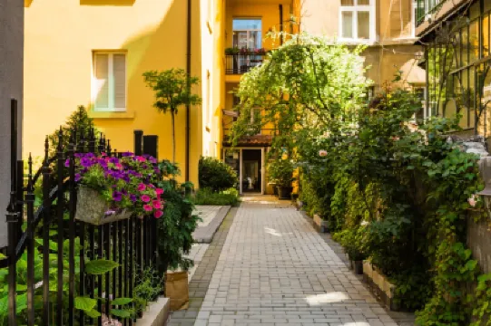5 Vintage Guest House Hotels near Saint Nedelya Orthodox Cathedral