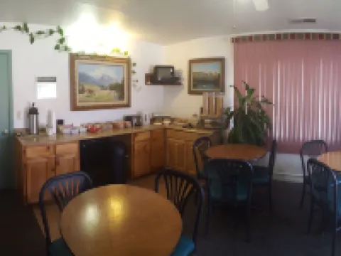 Cozy Inn Hotels in Cortez