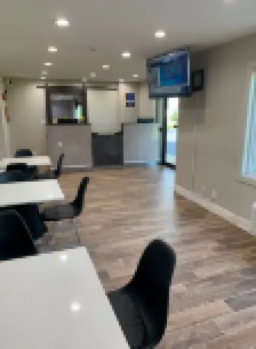 温德姆戴斯酒店-貝爾維爾曼斯菲爾德 裏奇蘭縣酒店