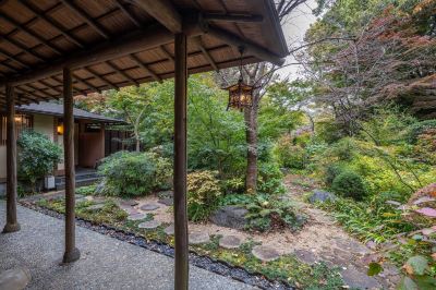 庭 鶴巻温泉 元湯陣屋の写真