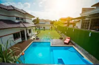 Homestay 5-bedroom villa with pool at Port Dickson - Vila