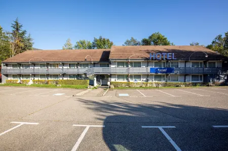 Kyriad Bellegarde - GENÈVE Отели в г. Пуньи