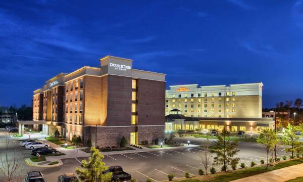 DoubleTree by Hilton Hotel Raleigh - Cary