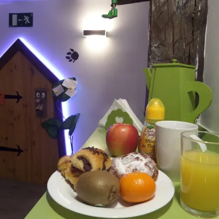 Pensión AliciaZzz Bed and Breakfast Bilbao