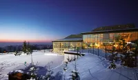 IFA Schöneck Hotel & Ferienpark فنادق في Erlbach