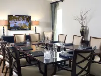 La Maison in Midtown an Urban B&B Hotels near Ensemble/HCC Station