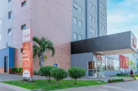 Hus Hotel Dourados Отели в г. 