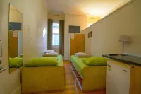 Cambridge Lodge Hotels in Camperdown