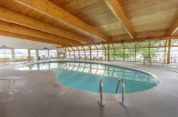 Terrace Bay Hotel - Lakefront - Pools