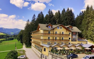 LiebesNesterl Bergwirt - Boutique Hotel Các khách sạn ở Knittelfeld