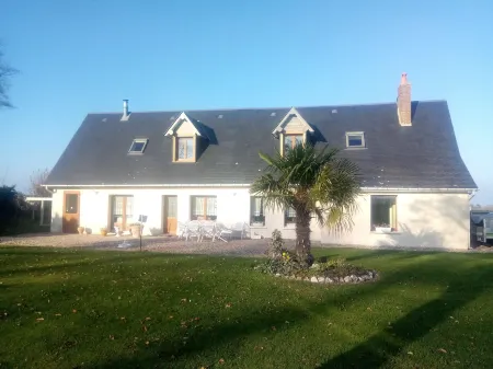 Chambres d'Hôtes la Ferme du Bout de la Ville Отели в г. Сосёзмар-ан-Ко