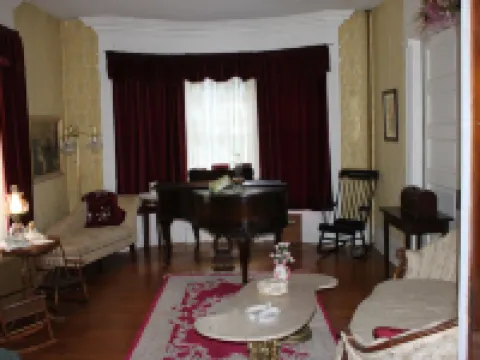Victorian Charm Inn Hotels in Towanda