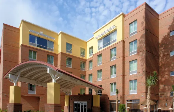 查爾斯頓西阿什利舒適套房酒店