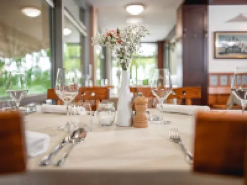 Hotel Dvor Jezersek Brnik Hotels in Kranj