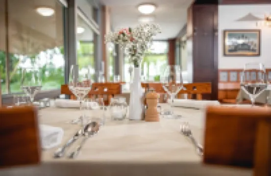 Hotel Dvor Jezersek Brnik