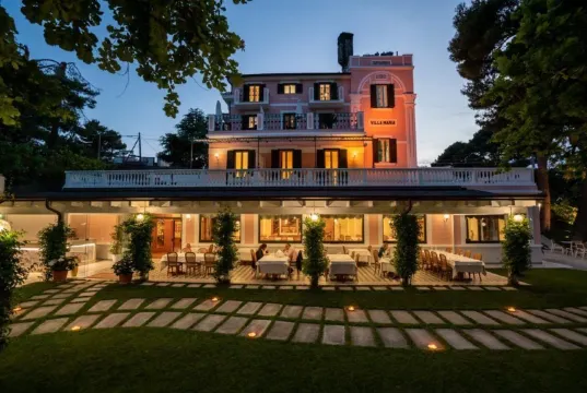 瑪麗亞公園別墅酒店