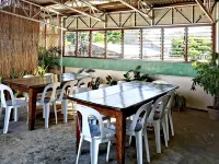 Den Den Guesthouse Hotels in Basco