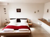 Brunnenhof Randersacker - Das kleine Hotel - Hotels in Biebelried