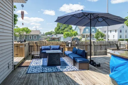 Welcome to North Beach Bungalow!Steps to the Beach, Minutes to Everything! Отели в г. Racine County