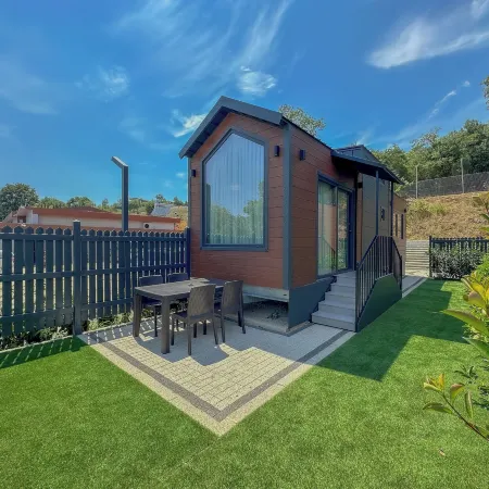Baronet Tiny House Otel Отели рядом с достопримечательностью «Ярмарка в Ялова»