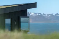 Peninsula Suites