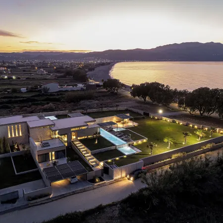 Pnoe Villas - Seafront Experience