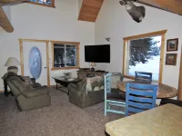 The Hideaway Hostel Near Yellowstone