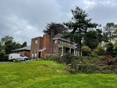 Burleigh House Hotels in Staffordshire Moorlands District