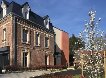 Mayrena Hotel Отели рядом с достопримечательностью «Chemin Littoral du Bois de Cise au Tréport»