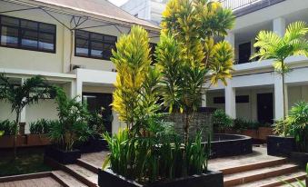 2. Hotel Ag..