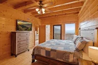 Blue Ridge Refuge 8 Bedroom Cabin by RedAwning Hotels in Sevierville