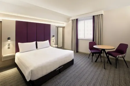 Premier Inn Manchester Airport (M56/J6) Runger Lane South Отели рядом с достопримечательностью «Парк Рануэй Визитор»