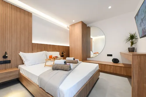 Mgk Complex Suite with Private Pool Ligaria,Made
