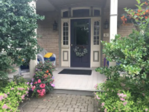 Cottage on Caledonia Bed & Breakfast