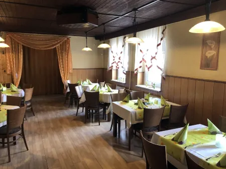 Landgasthof Deinert Отели в г. Шопсдорф