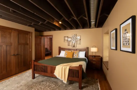 3rd Street Lofts Hotels in 