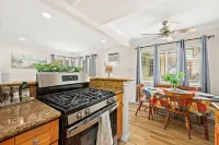 Bright & Cozy Getaway-10Min to Downtown La