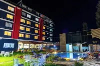 The Warwick Hotel, Nanyuki - Pools