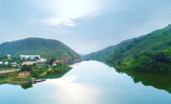 Rang Bhawan Inn- A Lake View Hotel