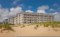 Penthouse by the Sea Huge Home with Amazing Views - Apartments