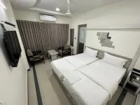 SR Hotel Hotel in zona Dallapalli